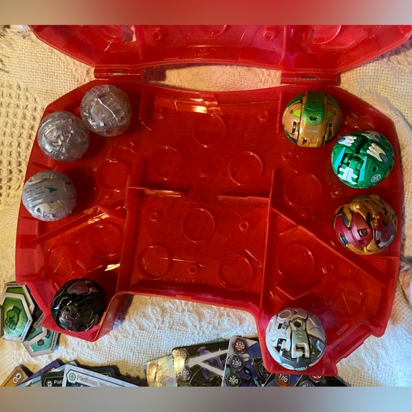 Bakugan collection with case - Picture 4 of 9